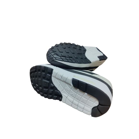 Nike Air Max 1 women's size 7 black and white tennis shoes NEW - Picture 4 of 6